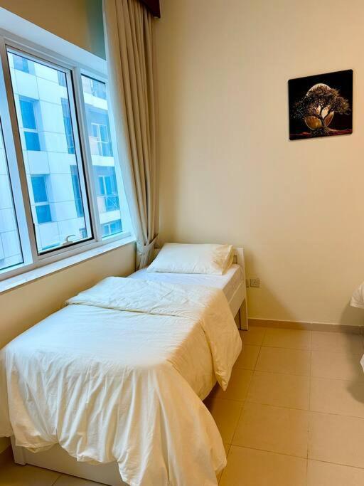 Triplux Homes Near By Insurance Market Metro Station Apartment
